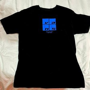 Men’s size M Vans logo T